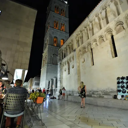 公寓 Ema Old Town 扎达尔